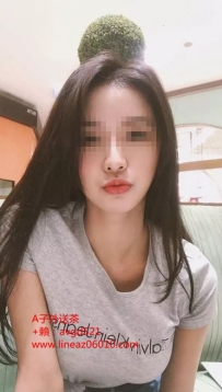 花花  159cmC+奶20歲 在校學生妹  清純外貿  嘴巴很靈活 進門...
