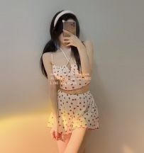 七月新品玲兒162 cmC奶45kg26歲气质 很温柔 很甜美