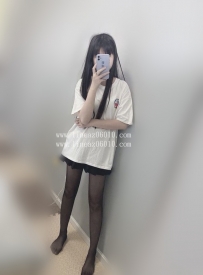 依依158cm40kg C奶滿18歲  皮膚白嫩 嬌小的身材【臺中】