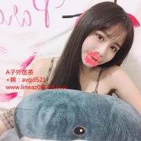 精緻的臉蛋 笑起來很好看喔 ...